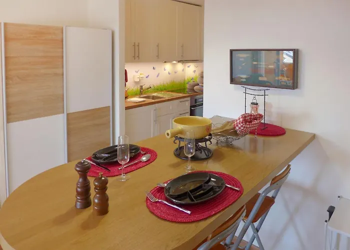 Eperon B 22 By Interhome *