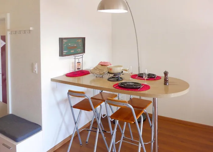 Eperon B 22 By Interhome كرانز مونتانا