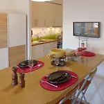 Eperon B 22 By Interhome *